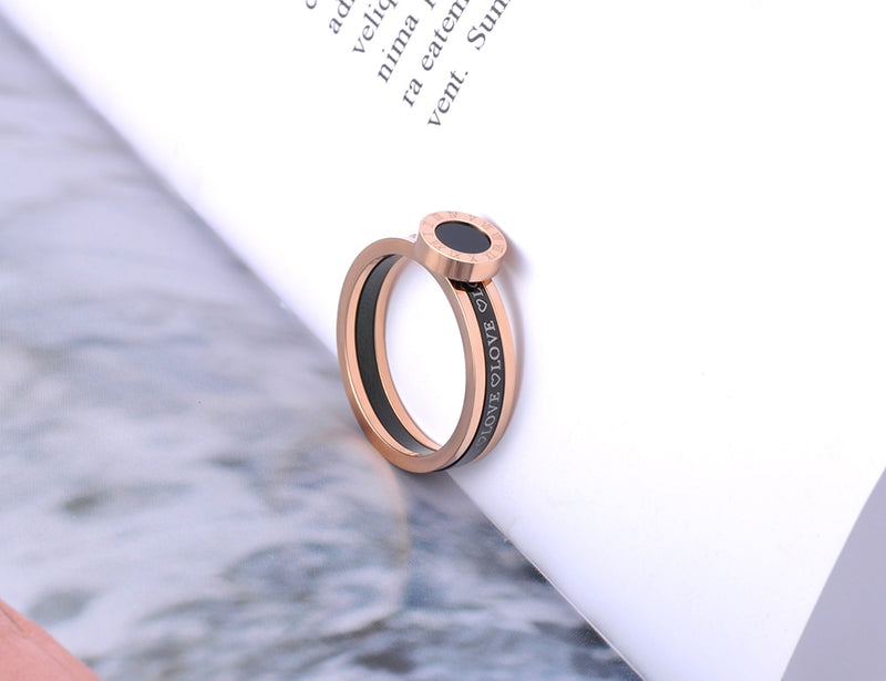 JeeMango Black Acrylic Love Roman Numerals Wedding Rings For Women Rose Gold Titanium Stainless Steel Ring Jewelry JR19060