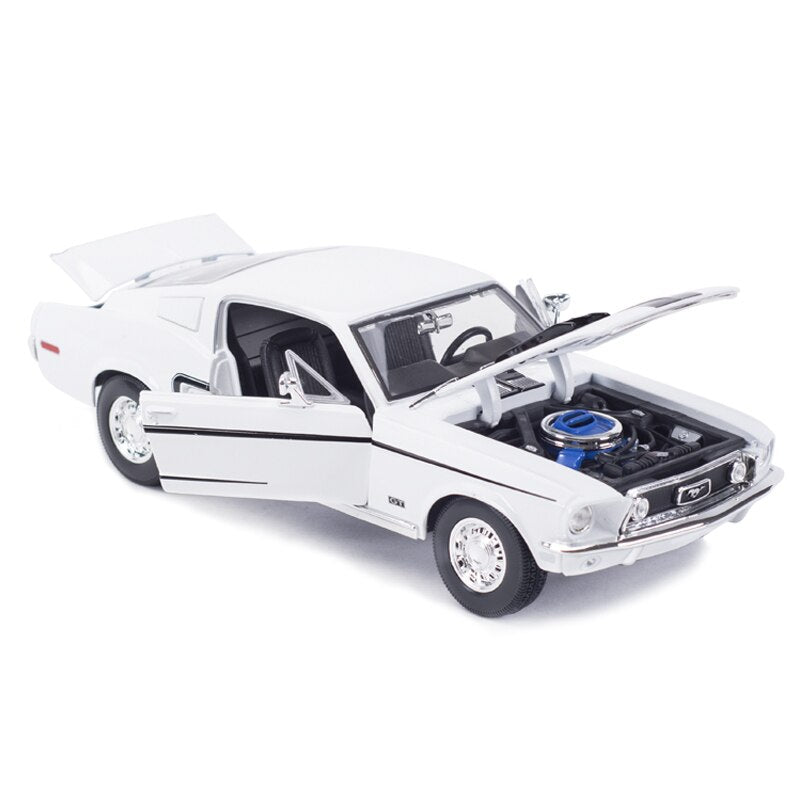 Maisto 1:18 1968 Ford Mustang GT Cobra Jet Sports Car Static Simulation Die Cast Vehicles Collectible Model Car Toys