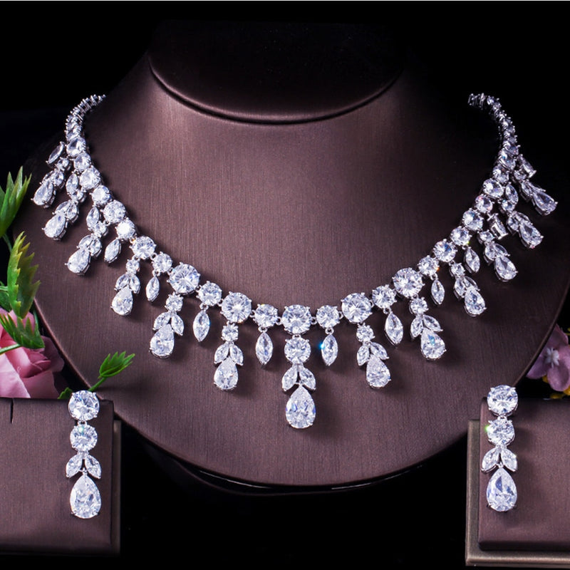 ThreeGraces, conjunto de collar y pendientes de piedra CZ verde de lujo, conjunto de joyería para vestido de novia de boda de gota larga brillante para mujer JS256