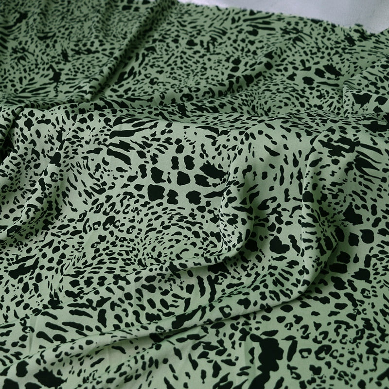 1 meter X 1.5 meter Soft Fashions Dress Material Fabric 95% Polyeter 5% Spandex Leopard Pattern