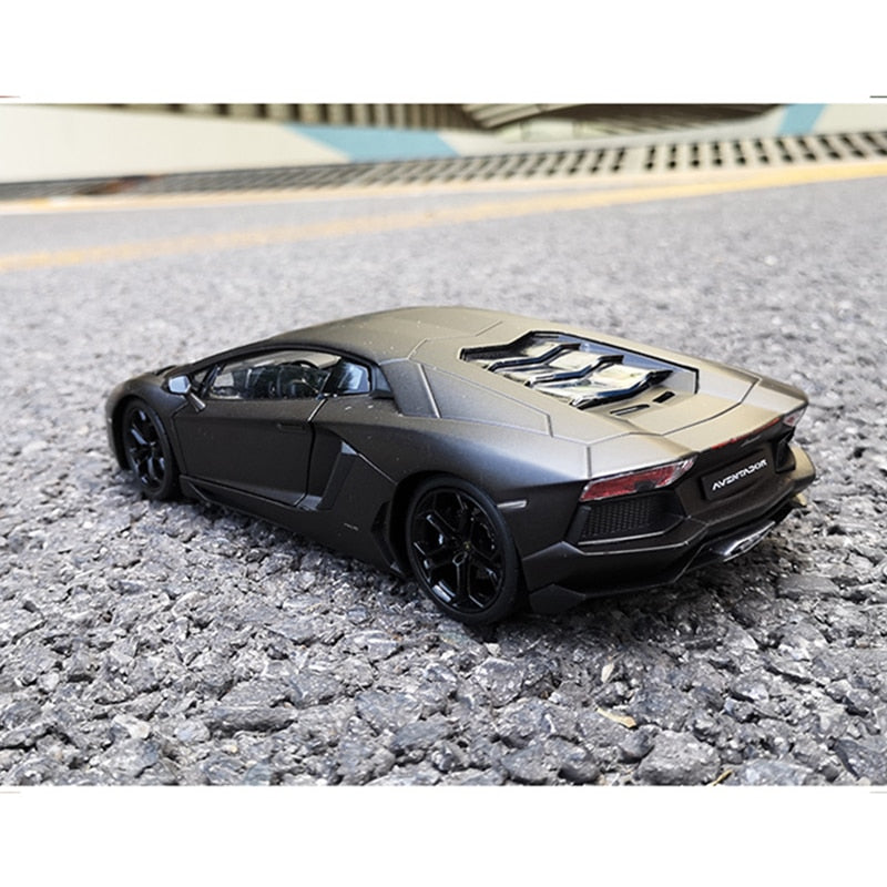 WELLY 1:24 Lamborghini Aventador LP700-4 Auto Legierung Sportwagen Modell Diecast Heckautoräder Spielzeug für Kinder