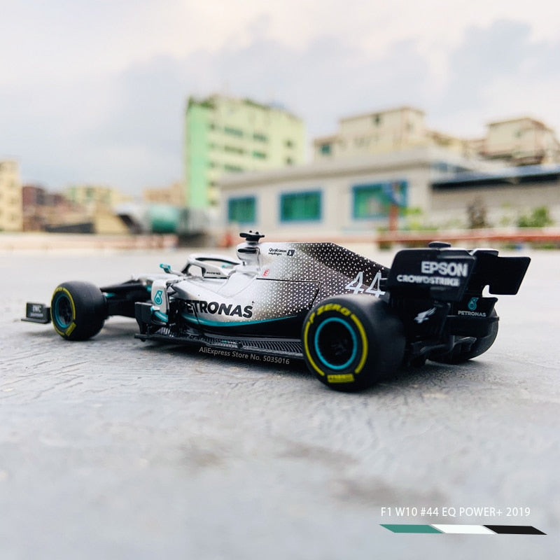 Bburago 1:43 Mercedes-Benz Team  Lewis Hamilton  W10-44 SF90 RB  F1 Racing Formula Car Static Simulation Diecast Alloy Model Car