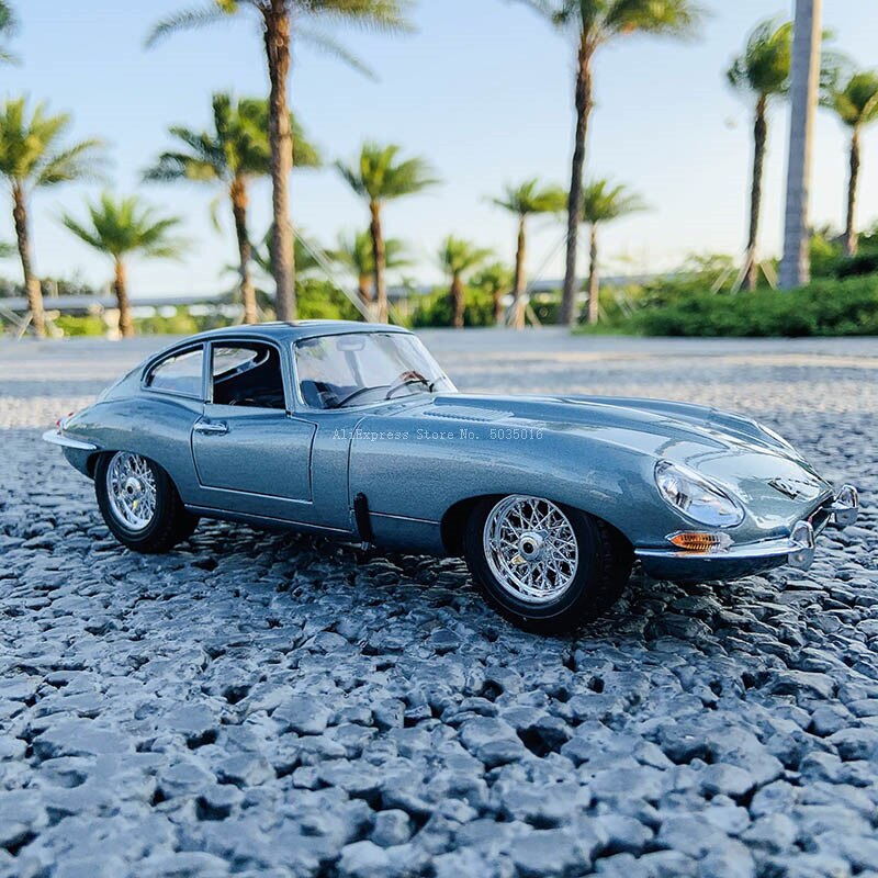 Bburago 1:18 Jaguar E-Type Coupé Oldtimer Legierung Retro Automodell Oldtimer Modellauto Dekoration Sammlung Geschenk