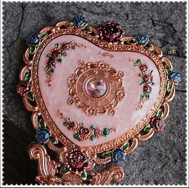 European Vintage Heart Shape Hand Mirror Makeup Mirror Frame Pocket Mirror Heart Mirror For Girl Gift  J034