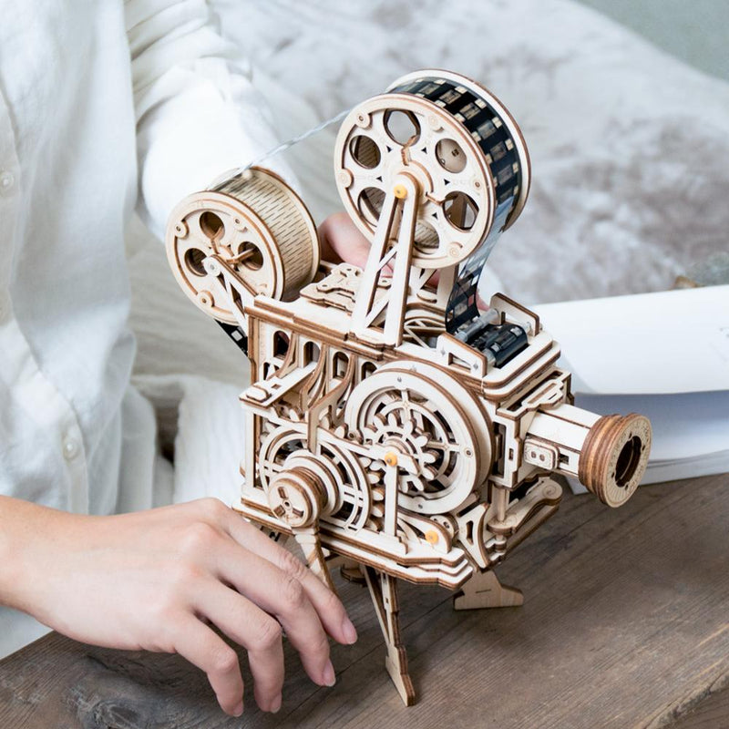 Robotime 183pcs Retro Diy 3D Handkurbel Filmprojektor Holzmodellbausätze Montage Vitascope Spielzeug Geschenk für Kinder Erwachsene