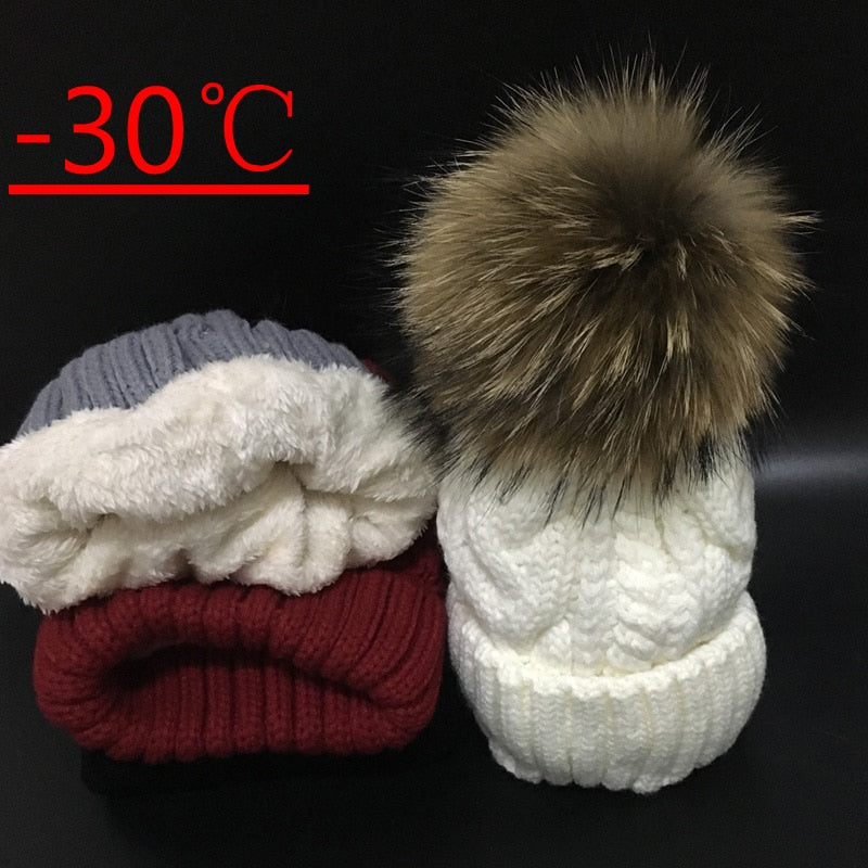 Gorros de mujer 2022, gorros interiores de lana de terciopelo, gorros de invierno para mujer, gorro con pompón de piel de mapache 100%, gorros con patrón torcido para mujer