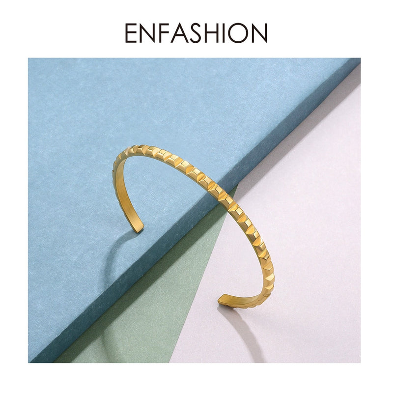 ENFASHION Pyramid Cuff Bracelet Gold Color Stainless Steel Punk Spike Bracelets Bangles For Women Jewelry Pulseira BF192008