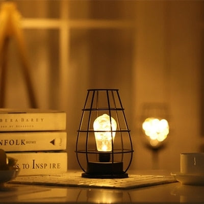 Lámparas de mesa huecas minimalistas de hierro creativas, luz cálida, farol de alambre de cobre Vintage, luz de mesita de noche para dormitorio, decoración del hogar