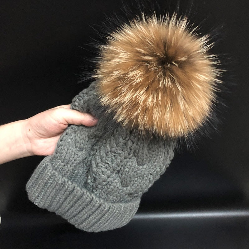 Gorros de mujer 2022, gorros interiores de lana de terciopelo, gorros de invierno para mujer, gorro con pompón de piel de mapache 100%, gorros con patrón torcido para mujer