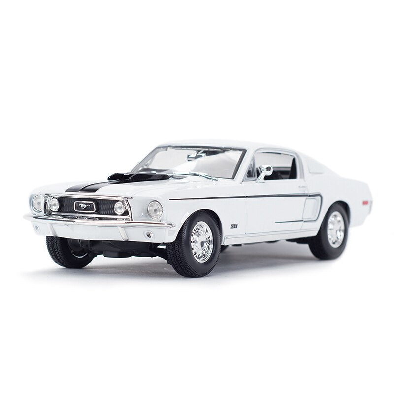 Maisto 1:18 1968 Ford Mustang GT Cobra Jet, coche deportivo, simulación estática, vehículos fundidos a presión, modelos coleccionables, juguetes de coche