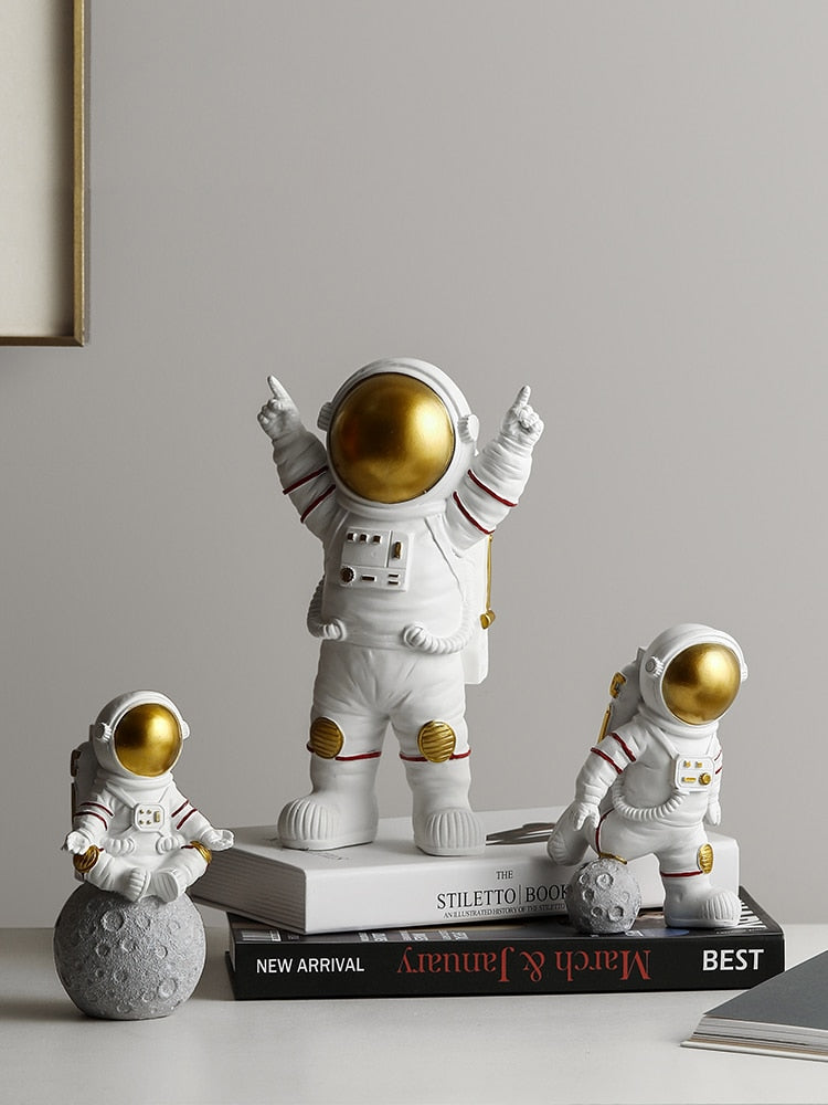 Figuritas en miniatura de astronauta moderno nórdico, artesanía de resina, decoración de escritorio de jardín de hadas para el hogar, artículos de decoración, accesorios de habitación