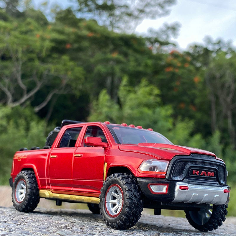 1:32 modelo de coche de aleación de simulación nuevo Dodge Ram TRX Pickup modelo de coche de Metal sonido y luz tirar hacia atrás niños juguete coche regalos