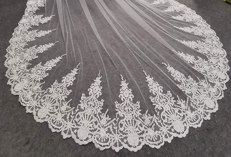 Echte Fotos Langer Spitze Brautschleier mit Kamm 3,5 Meter 1 Schicht Kathedrale Weiß Iovry Brautschleier Hochzeitsaccessoires 2020