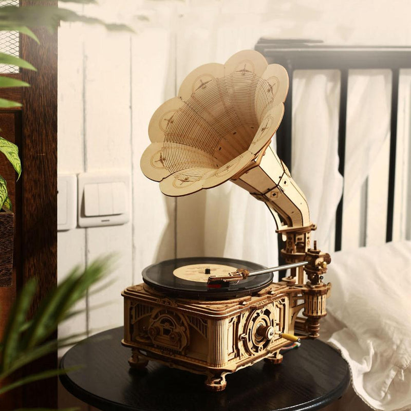 Robotime Hand Crank Classic Gramophone with Music 1:1 424pcs Wooden Model Building Kits Gift for Children Adult LKB01 Home Decor