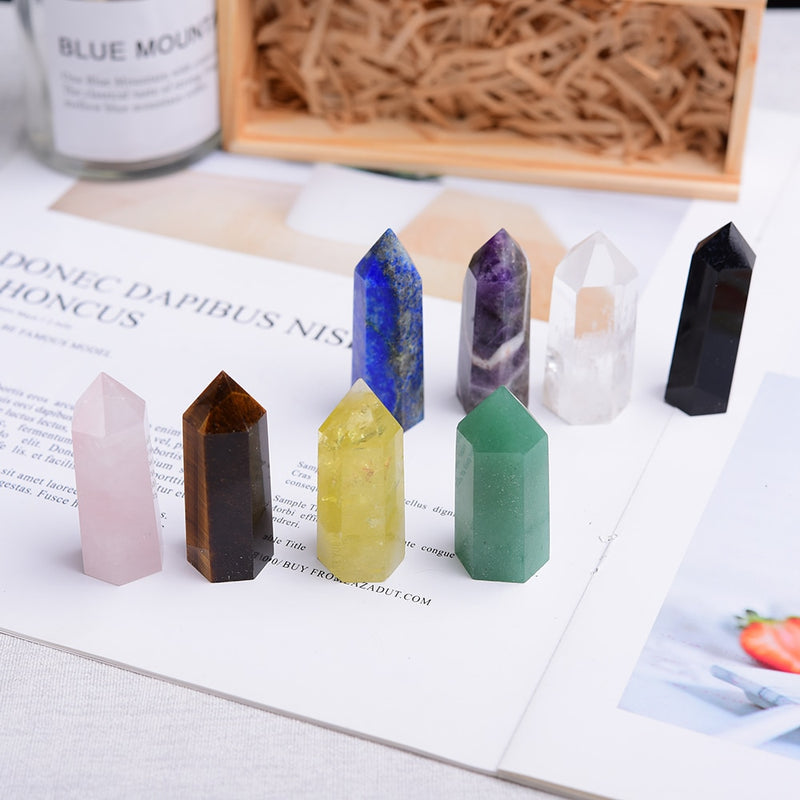 Geschenke aus Holz Naturkristall Einzelpunkt-Heilkristallstab 6 facettierte Reiki-Chakra-Steine ​​Kristall-Heilprisma für Reiki