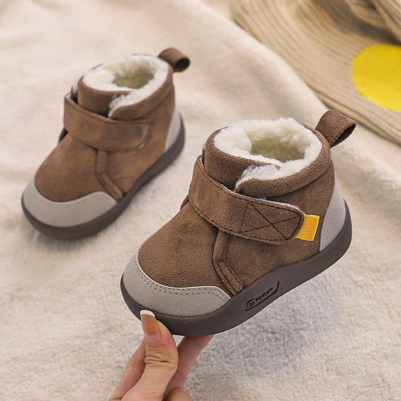 Botas para niños pequeños, botas de invierno para bebés y niñas, botas de nieve cálidas de felpa para exteriores, botas antideslizantes de fondo suave para niños, zapatos para niños