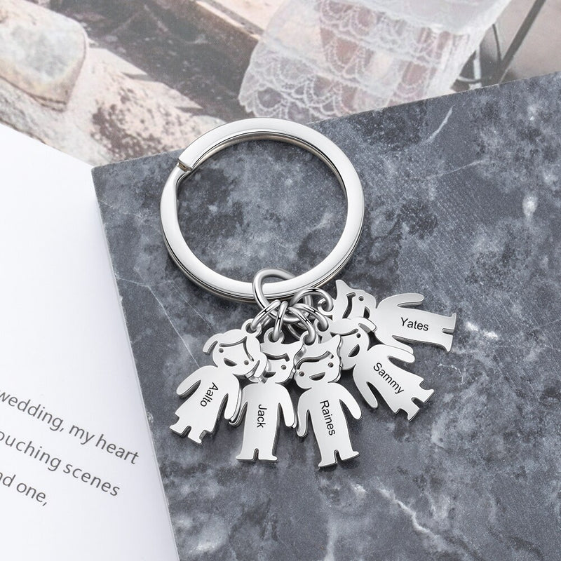 JewelOra Personalisierter Name Edelstahl Kinder Charm Schlüsselanhänger Personalisierte Gravur Junge/Mädchen Charms für Damen Damen