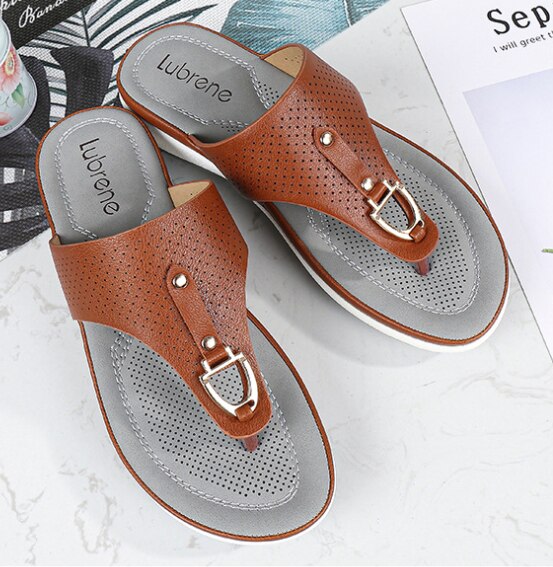 Art- und Weisebeiläufiger Strand-Frauen-Pantoffel-Sandelholz-2020 neue Schuhfrauen-Sommer-Haus-flache bequeme Flip-Flops beschuht weibliches hy637