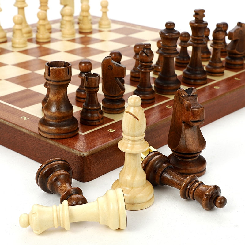 Juego de ajedrez de madera Juego de mesa Juego de ajedrez Queen de alto grado 4 Juego de ajedrez King Altura 80 mm Piezas de ajedrez 39 * 39 cm Tablero de ajedrez de caoba