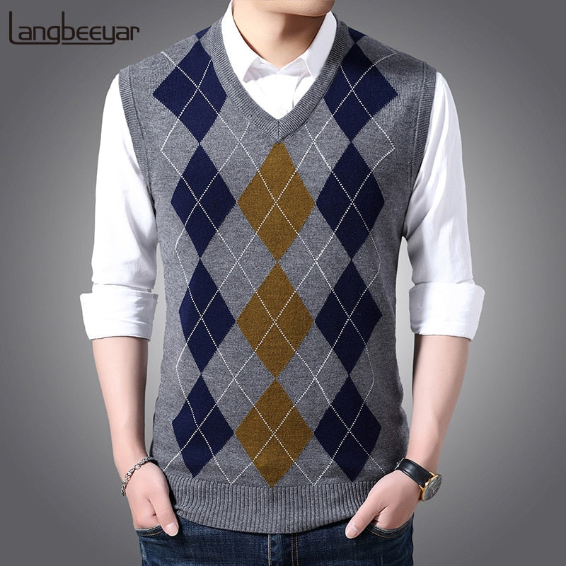 New Fashion Brand Sleeveless Sweater Mens Pullover Vest V Neck Slim Fit Jumpers Knitting Patterns Autumn Casual Clothing Men