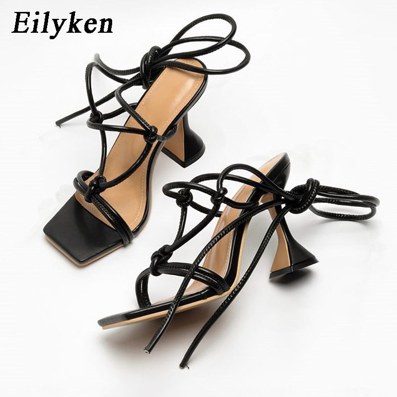 Eilyken 2022 Sommer schmales Band Knöchelriemen Damen High Heels Riemchensandalen quadratischer Kopf weiblich seltsame Art Damenschuhe