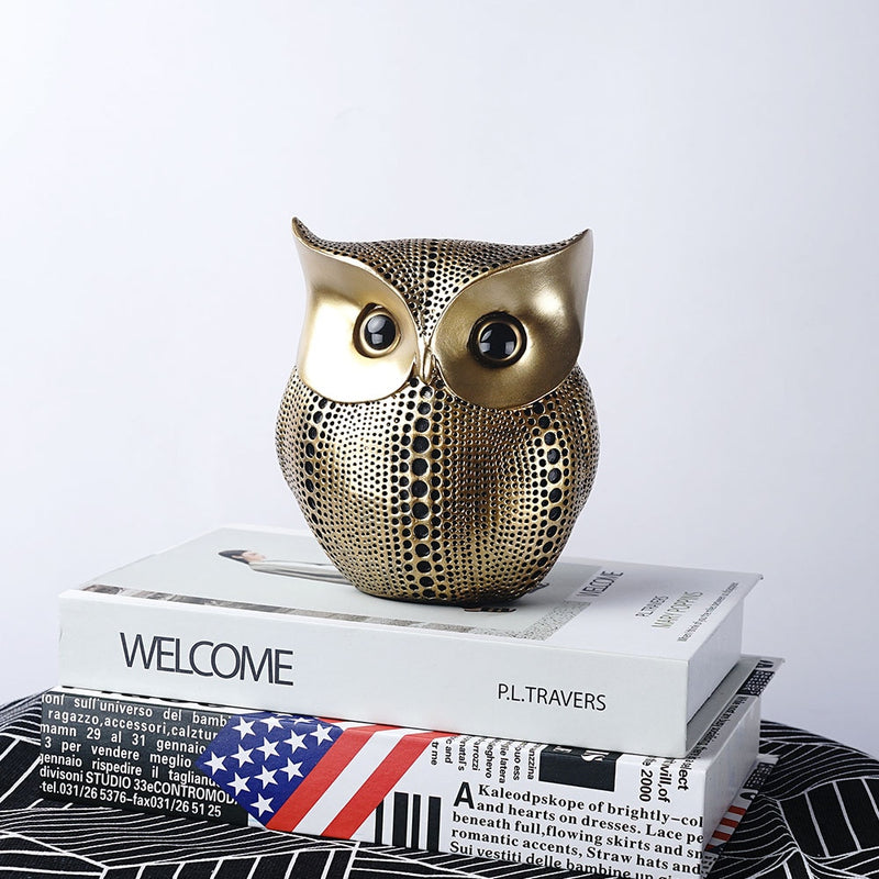 NORTHEUINS Golden Owl Figurines for Interior Resin Animal Statues Sculpture Home Living Room Decoration Gifts for the New Year