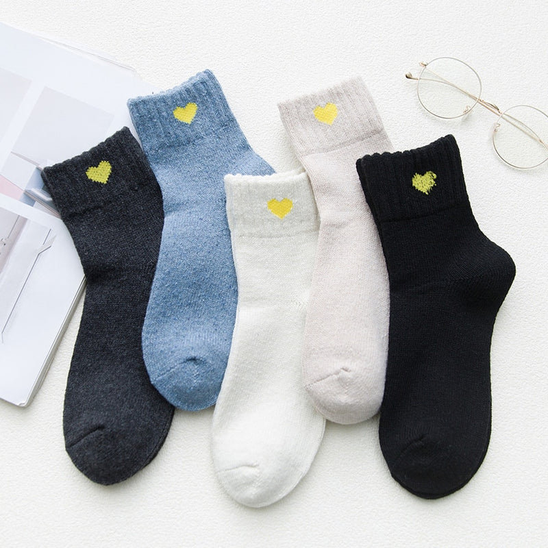 HSS Brand 5 Pairs High Quality Women Winter Socks Vintage Patchwork Rabbit Wool Sock Thicken Warm Thermal Cotton Socks