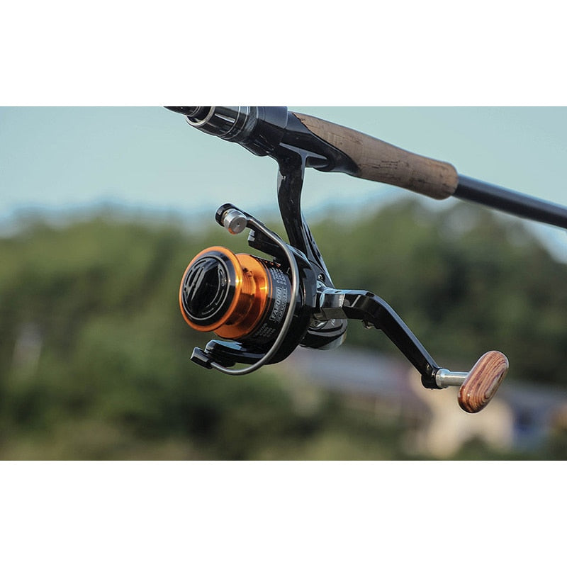 LINNHUE Angelrolle FA1000-6000 No Gap Metal Spool Max Drag 8KG Hecht Spinnrolle High Speed ​​5.2:1 Rolle Angelausrüstung Pesca