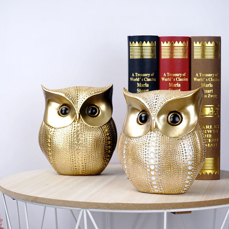 NORTHEUINS Golden Owl Figurines for Interior Resin Animal Statues Sculpture Home Living Room Decoration Gifts for the New Year