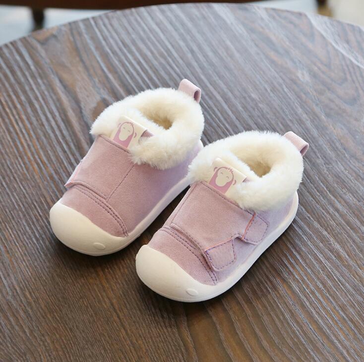 Botas de invierno para niños pequeños, botas de nieve cálidas de felpa para bebés y niñas, zapatos antideslizantes de fondo suave para exteriores cómodos para niños