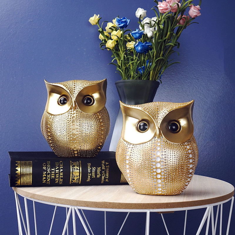 NORTHEUINS Golden Owl Figurines for Interior Resin Animal Statues Sculpture Home Living Room Decoration Gifts for the New Year