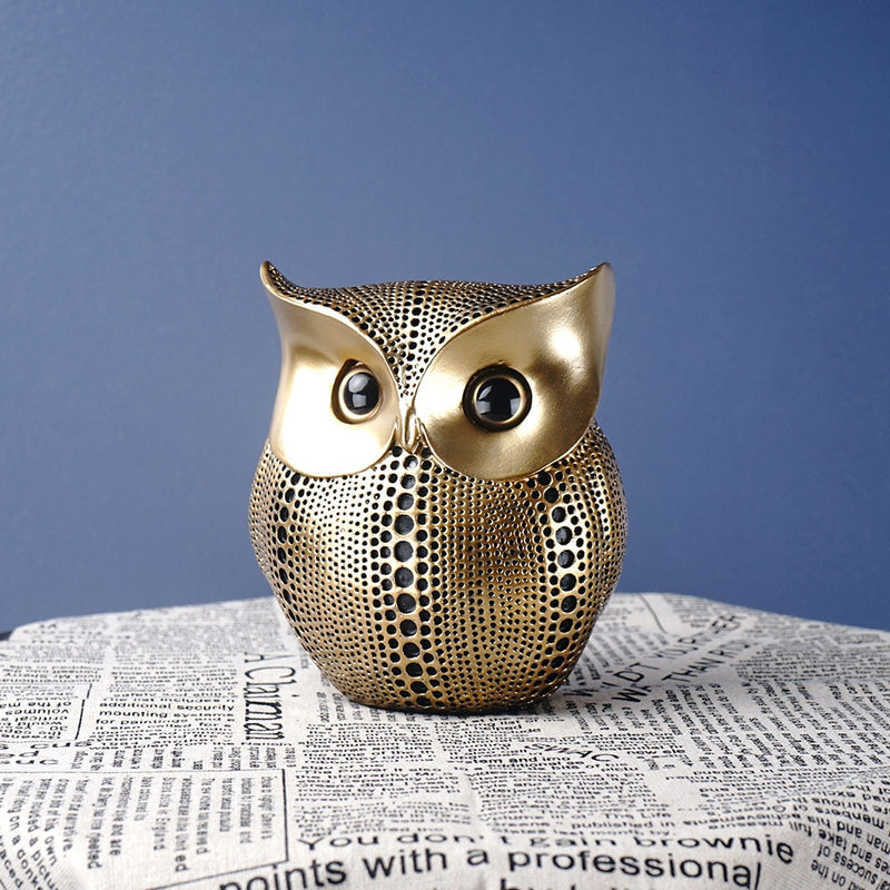 NORTHEUINS Golden Owl Figurines for Interior Resin Animal Statues Sculpture Home Living Room Decoration Gifts for the New Year