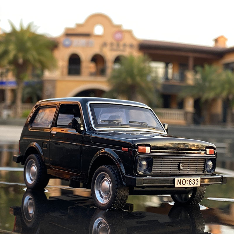 1/32 Russian LADA NIVA Alloy Model Car LADA 2106 Toy Diecasts Metal Casting Pull Back Music Light Car Toys For Children Vehicle