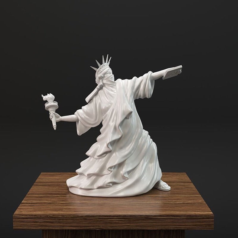 Modern Art Statue of Liberty Throw Torch Riot of Liberty Fine Art London Art Fair Resin Sculpture Home Decor Best Gift