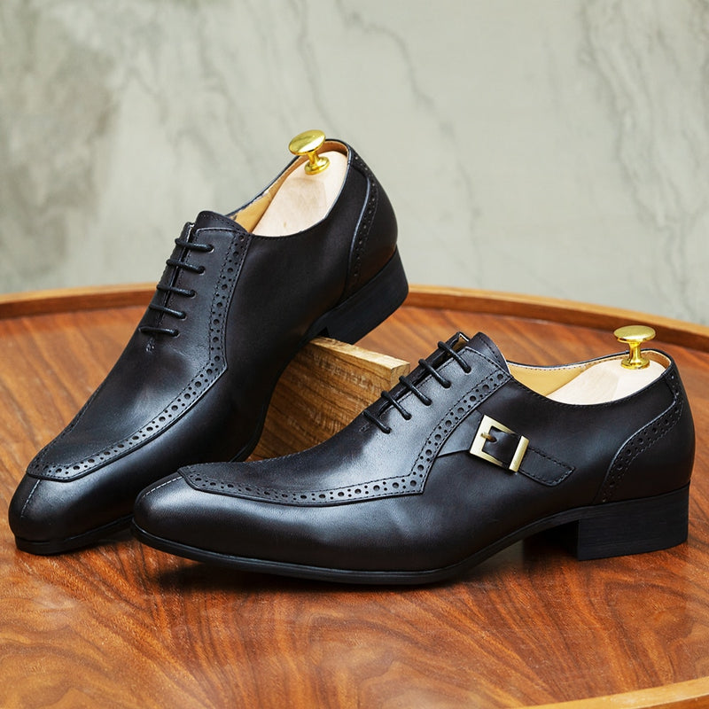 Zapatos de vestir de diseño de cuero de lujo para hombre, zapatos formales de boda de negocios de oficina, zapatos Oxford de punta estrecha con hebilla marrón con cordones para hombres