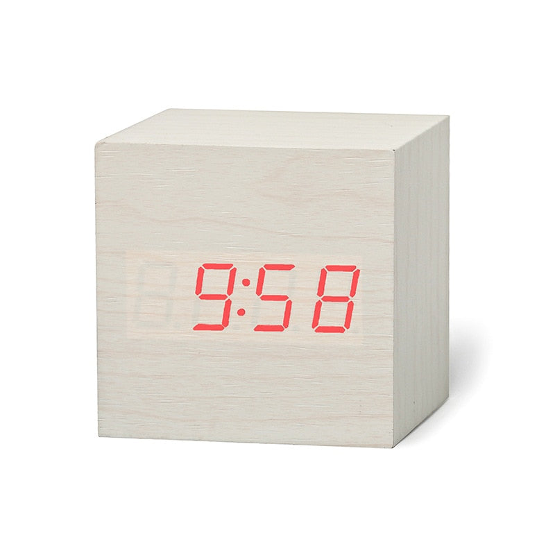 Neue qualifizierte digitale hölzerne LED-Wecker Holz Retro Glow Clock Desktop Tischdekoration Sprachsteuerung Snooze-Funktion Schreibtischwerkzeuge