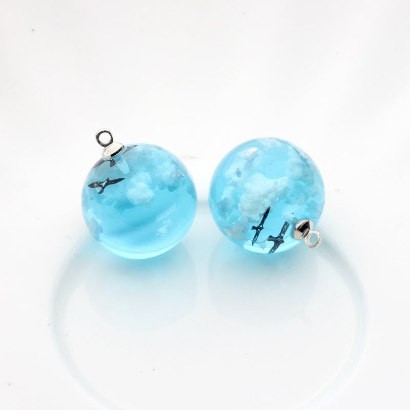 Cielo azul y nubes blancas en forma de 20 unids/lote, amuletos de resina hechos a mano, pendientes de joyería diy para mujer, accesorio