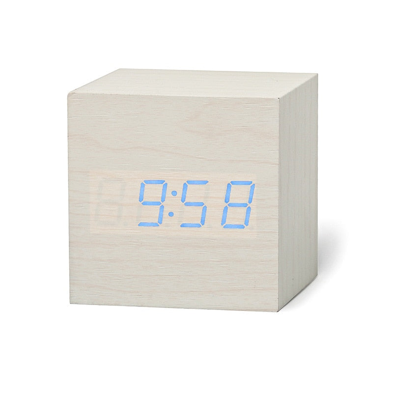 Neue qualifizierte digitale hölzerne LED-Wecker Holz Retro Glow Clock Desktop Tischdekoration Sprachsteuerung Snooze-Funktion Schreibtischwerkzeuge