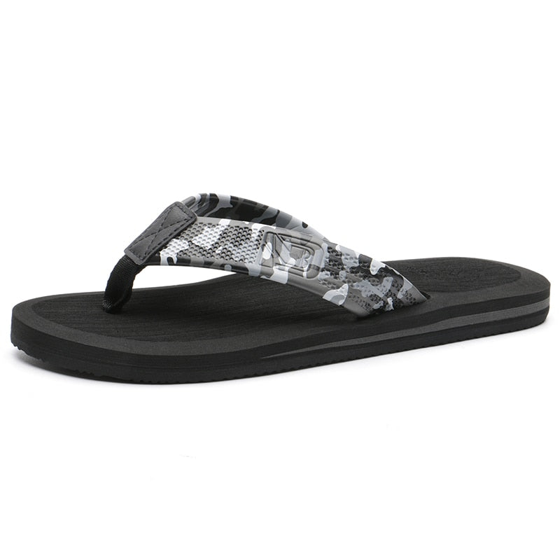 Nuevas chanclas para hombre, sandalias de playa de verano, zapatillas para hombre, zapatos planos antideslizantes, zapatos de hombre de talla grande 48 49 50, sandalias Pantufa