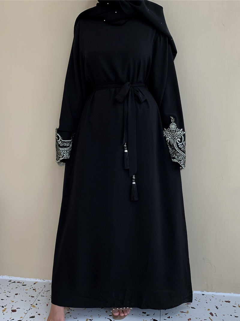 Appliques Abaya Muslim Woman Dress with Tassel Belt Saudi Dubai Islam Clothing Elegant Robe Turkish Modest Gown Ramadan Kaftan