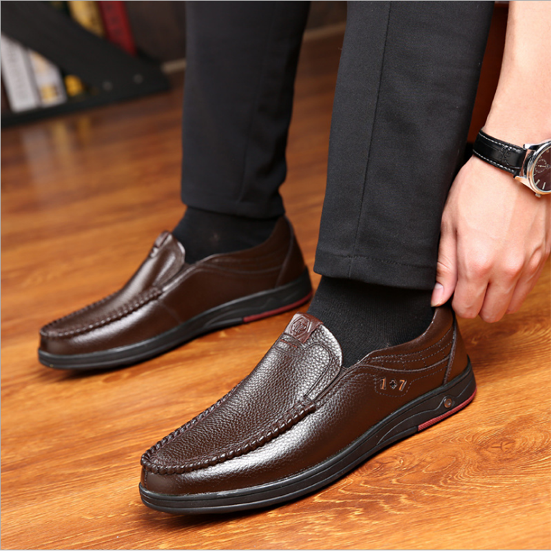 Echtes Lederschuhe Herren Loafers Slip On Business Casual Lederschuhe Klassische weiche Mokassins Hombre Atmungsaktive Herrenschuhe Wohnungen