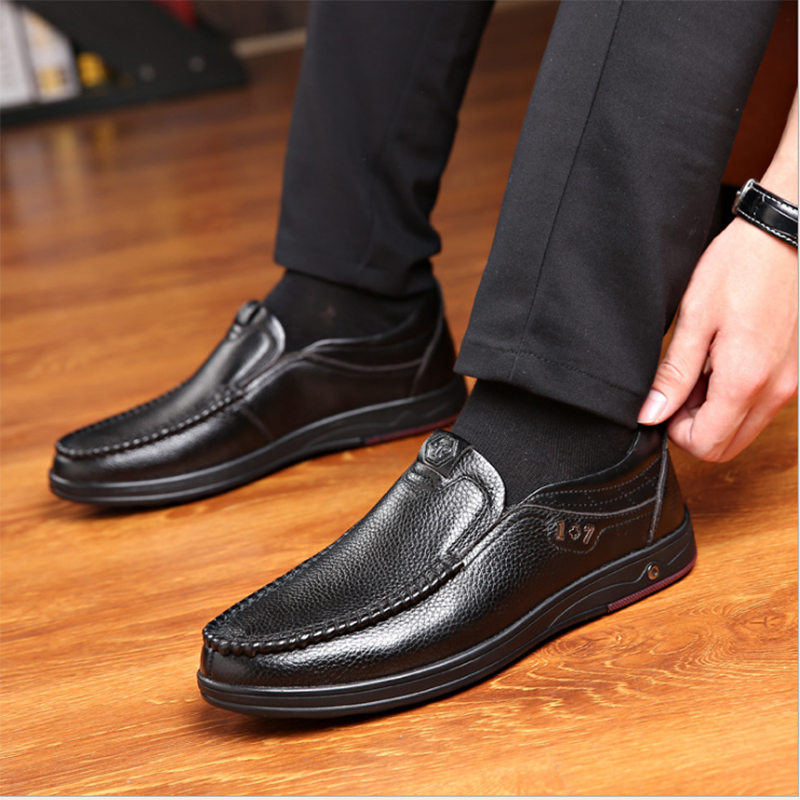 Echtes Lederschuhe Herren Loafers Slip On Business Casual Lederschuhe Klassische weiche Mokassins Hombre Atmungsaktive Herrenschuhe Wohnungen