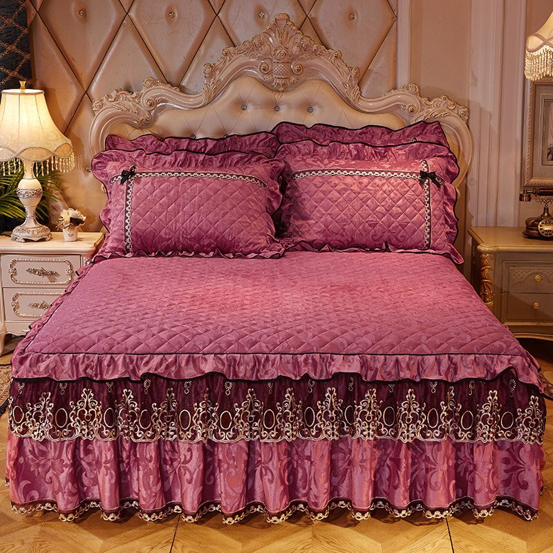 Colcha acolchada de felpa de terciopelo grueso de lujo europeo, falda de cama en relieve de tamaño Queen, funda de cama suave sin incluir funda de almohada