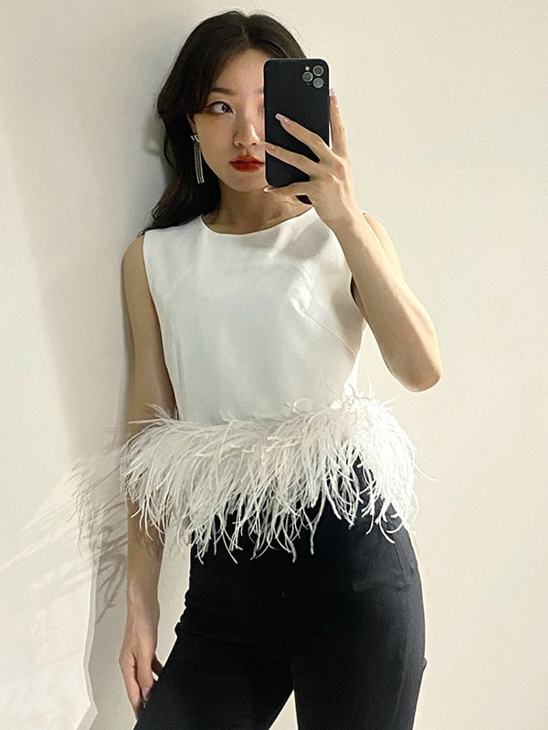 TWOTWINSTYLE negro Patchwork plumas moda coreana camisa Top mujeres cuello redondo sin mangas Slim Tops mujer 2021 ropa de verano