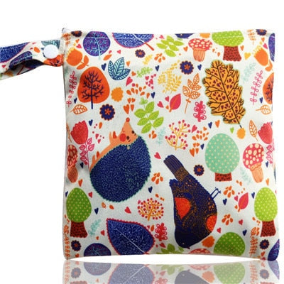 [LECY ECO LIFE] 1pc Multi-functional size 18*18 Wet Bag Reusable bag for Mama Cloth pads, Menstrual Pad, sanitary pads bags