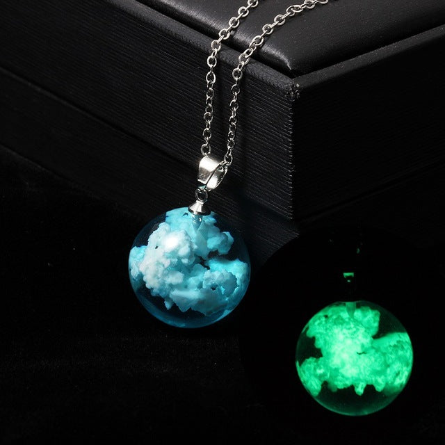 Chic Transparent Resin Rould Ball Moon Pendant Necklace Women Blue Sky White Cloud Chain Necklace Fashion Jewelry Gifts for Girl