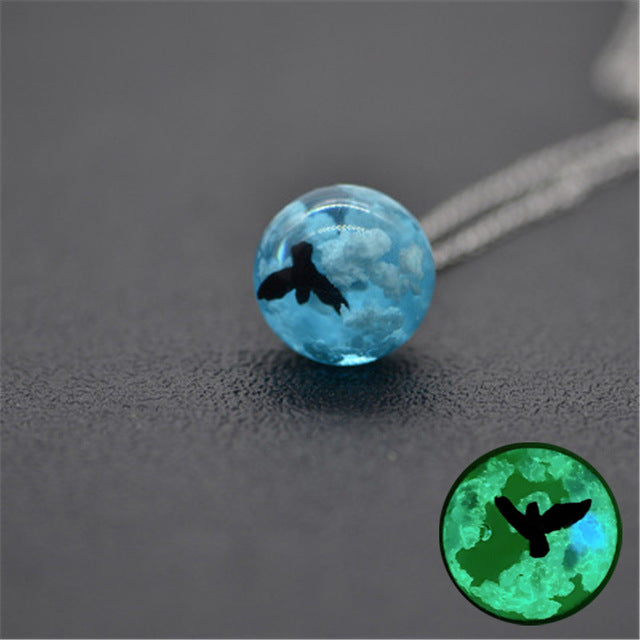 Chic Transparent Resin Rould Ball Moon Pendant Necklace Women Blue Sky White Cloud Chain Necklace Fashion Jewelry Gifts for Girl