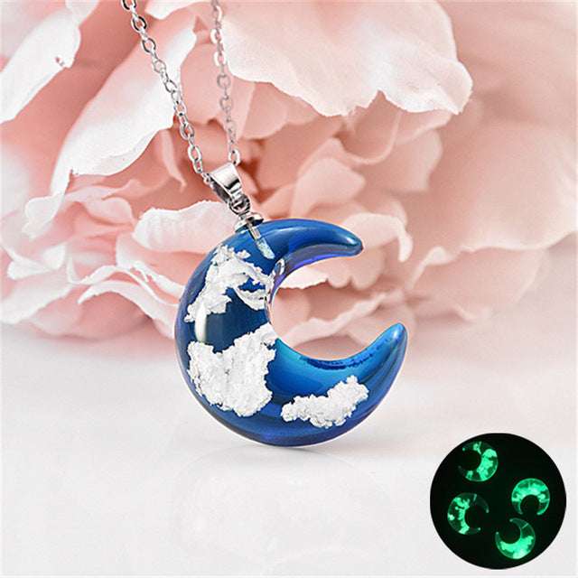Schicke transparente Harz-Runde-Kugel-Mond-Anhänger-Halsketten-Frauen-blauer Himmel-weiße Wolken-Ketten-Halsketten-Modeschmuck-Geschenke für Mädchen