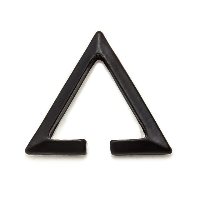Pendientes de triángulo gótico de moda Unisex Punk Rock cobre hombres mujeres oreja Stud pendientes perforados Push-Back Ear Plug hebilla joyería