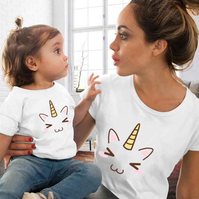 Eye Lashes Red Lips Print Women and Kids T-shirt Funny Family Matching Clothes Summer Mother and Daughter Clothes Casual Tshirt